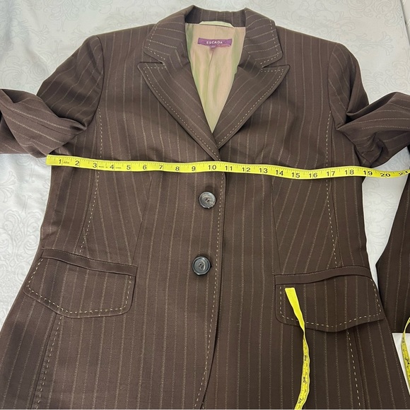 ESCADA “New Wool” Blend 2 Button Pinstripe Blazer With Shoulder Pads Size 40 - Picture 8 of 9